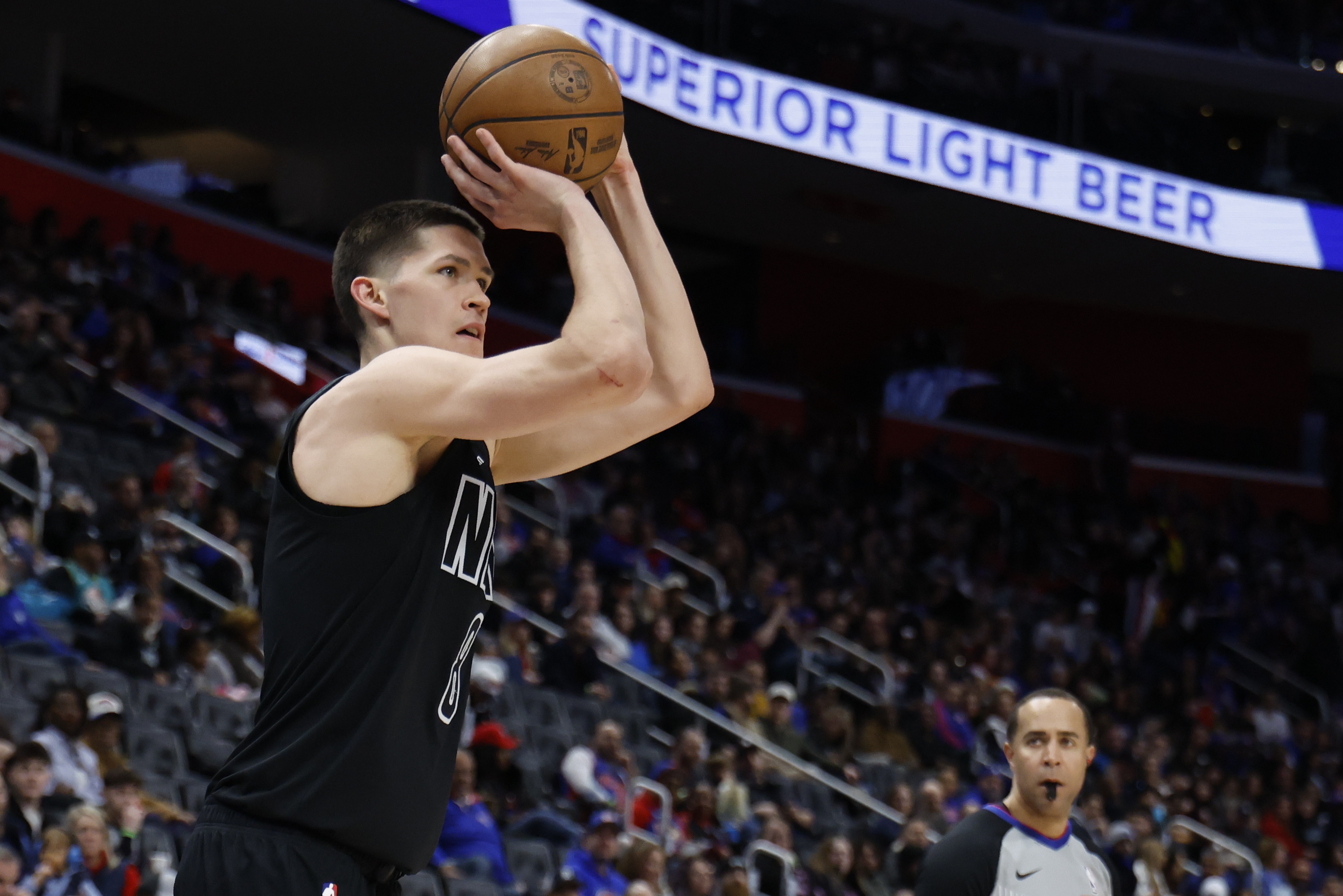 开云APP-生涯新高！8号秀杰明12中8&amp;6记三分拿下26分4板2助