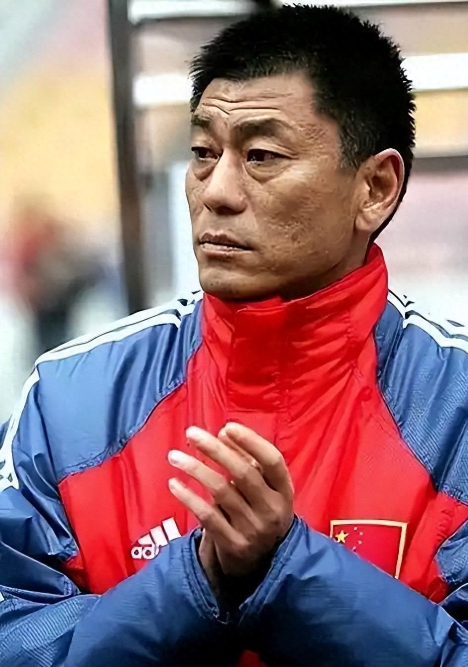 开云体育下载-上海女足功勋教练，儿子曾是中超最年轻球员，68岁他重掌上海女足