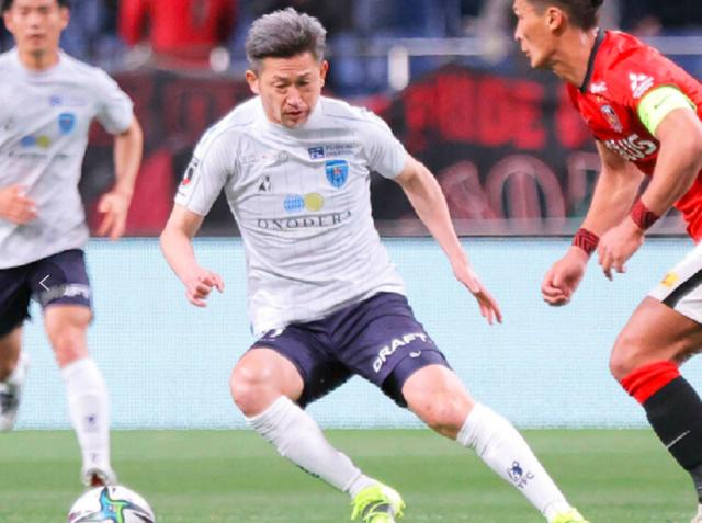 开云体育官网-活化石!54岁12天高龄 三浦知良再次刷新J联赛纪录