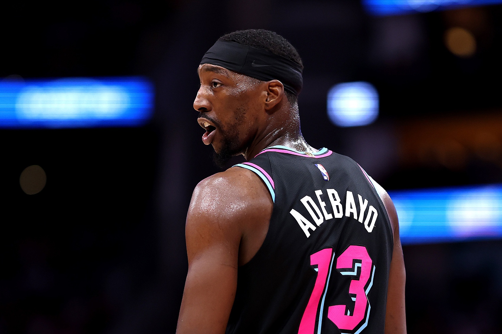 开云APP-打得啥玩意！阿德巴约13中2仅拿7分9板3助1断