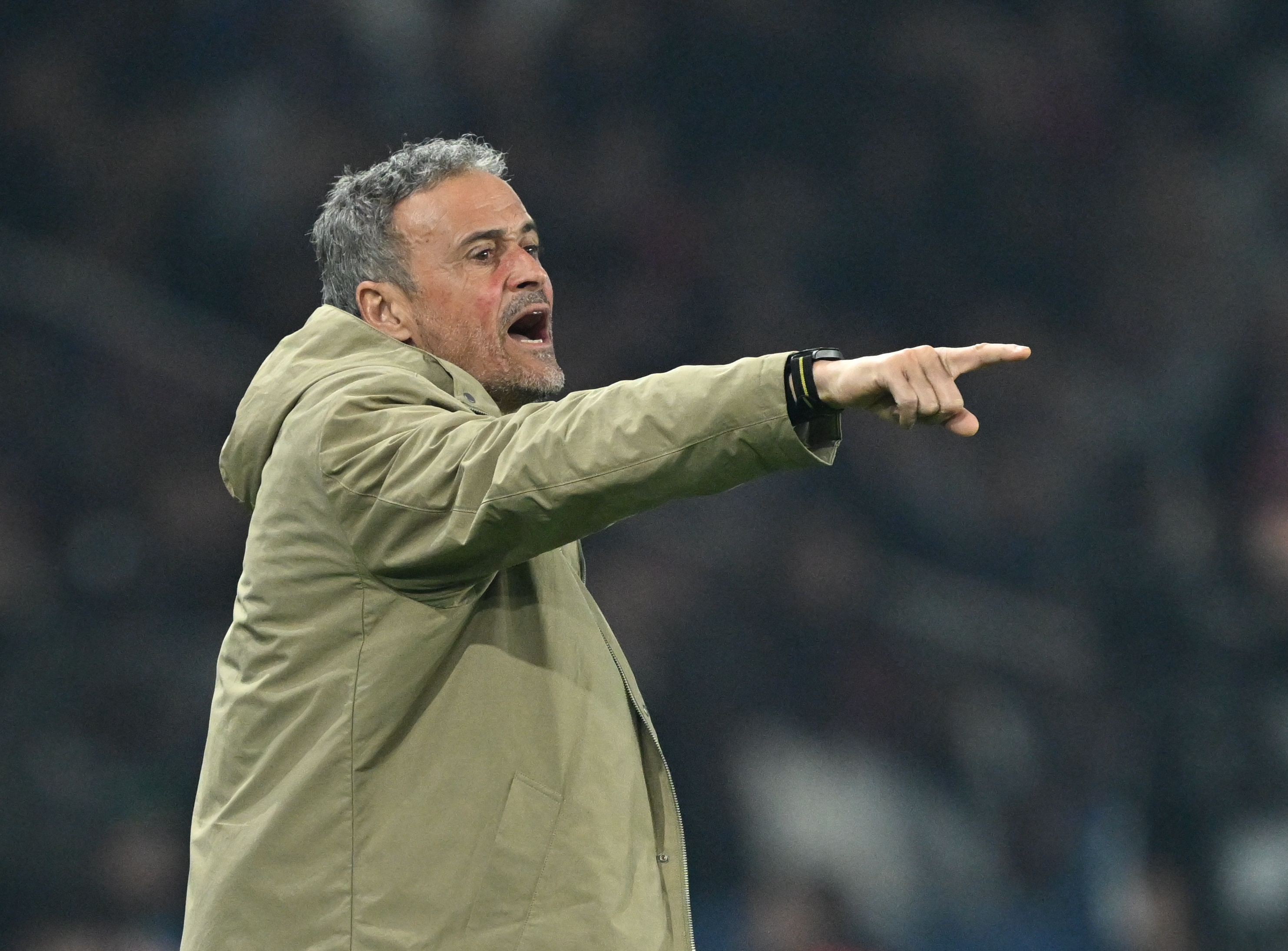 开云体育下载-7胜1平！巴黎在欧冠淘汰赛连续8场不败，追平法甲球队纪录